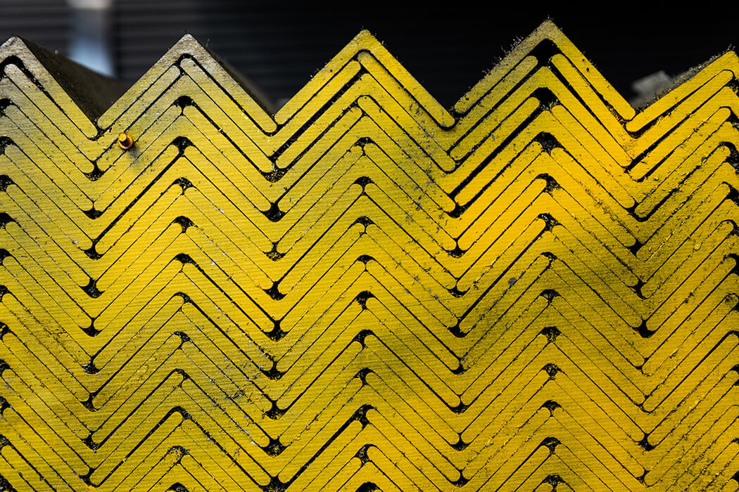 MERCHANT BAR - EQUAL ANGLE