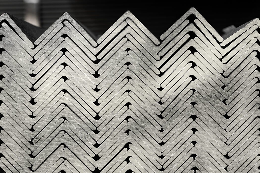 MERCHANT BAR - EQUAL ANGLE