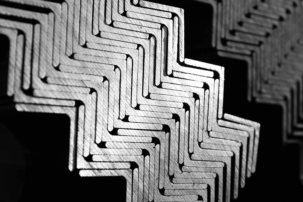 MERCHANT BAR - EQUAL ANGLE